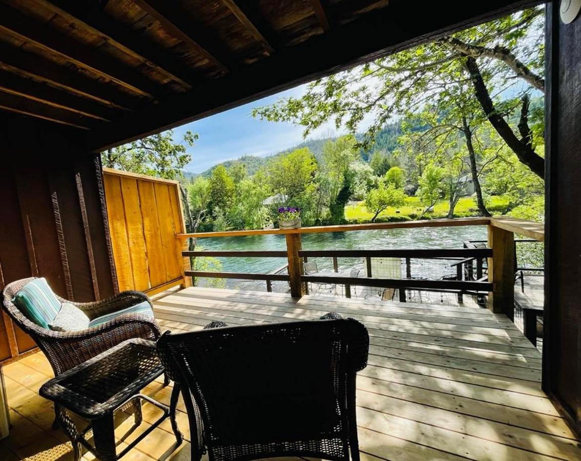 Riverfront Lodging Shady Cove Dış mekan fotoğraf