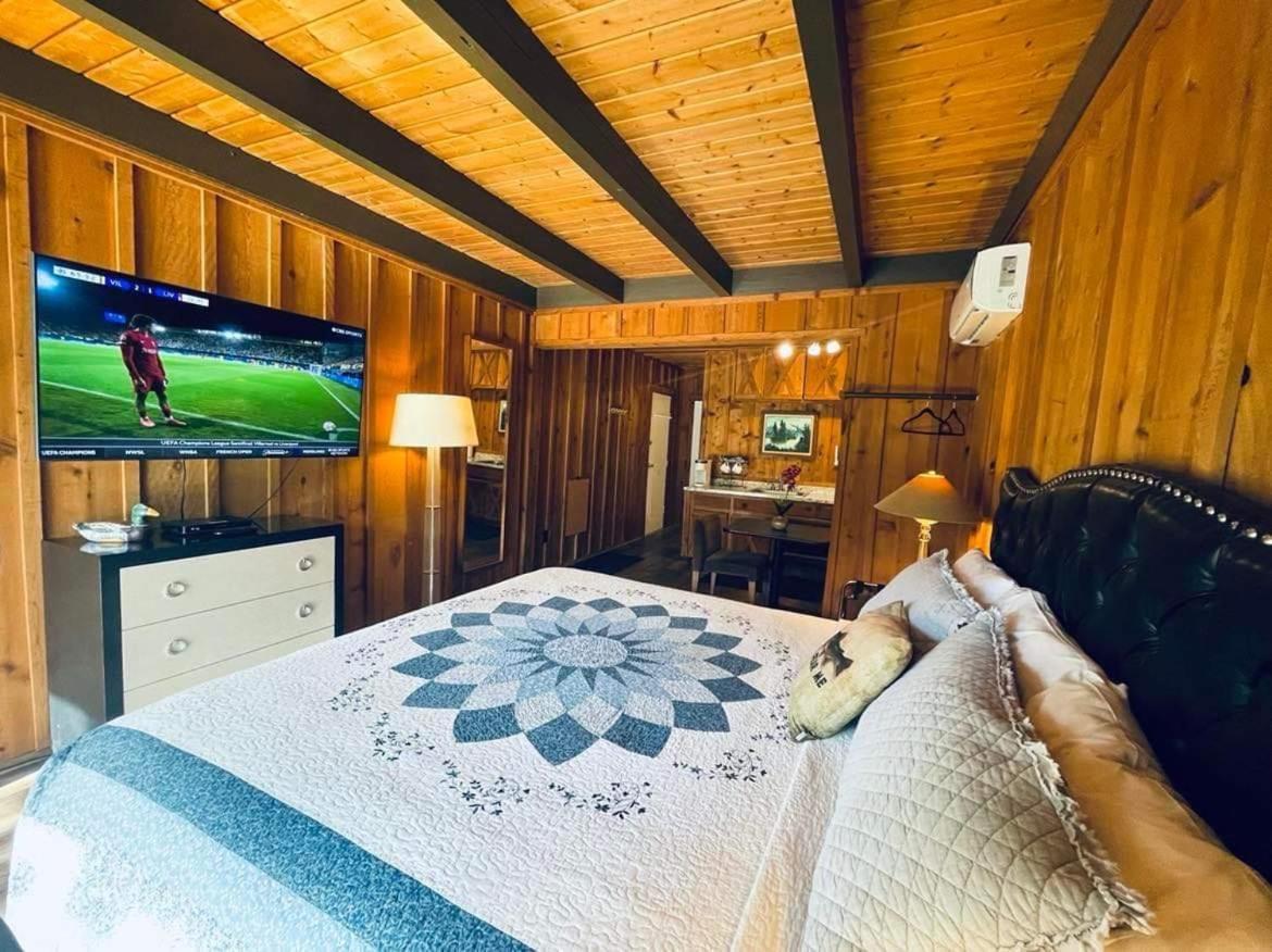 Riverfront Lodging Shady Cove Dış mekan fotoğraf