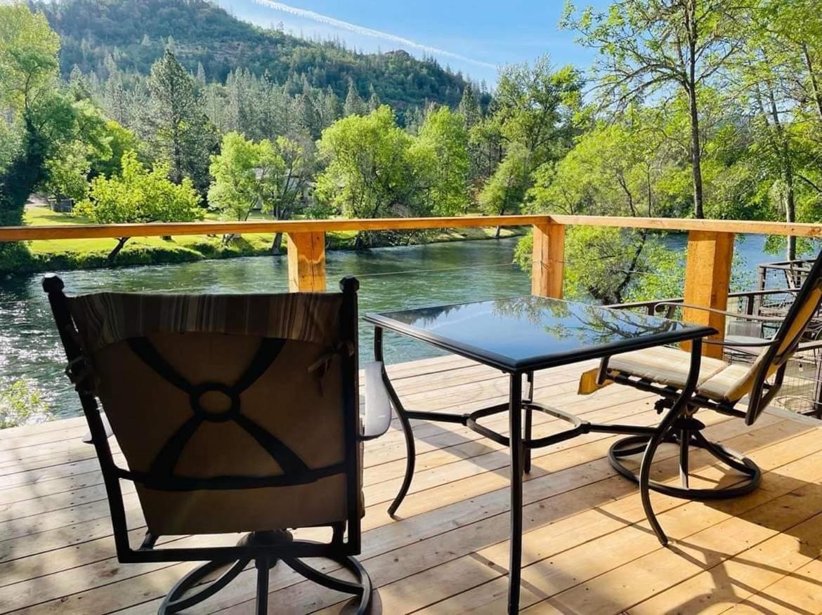 Riverfront Lodging Shady Cove Dış mekan fotoğraf